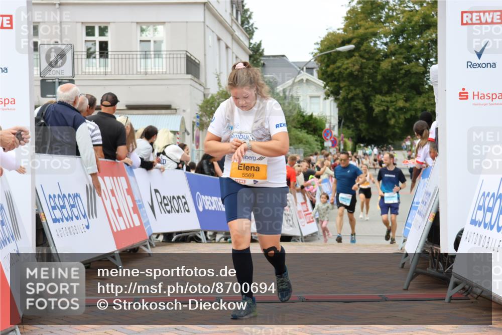 31.08.2025 - 21. Blankeneser Heldenlauf Strokosch-Dieckow http://msf.ph/oto/8700694 31.08.2025 12:50:26 Ziel 5569, 5588 meine-sportfotos.de