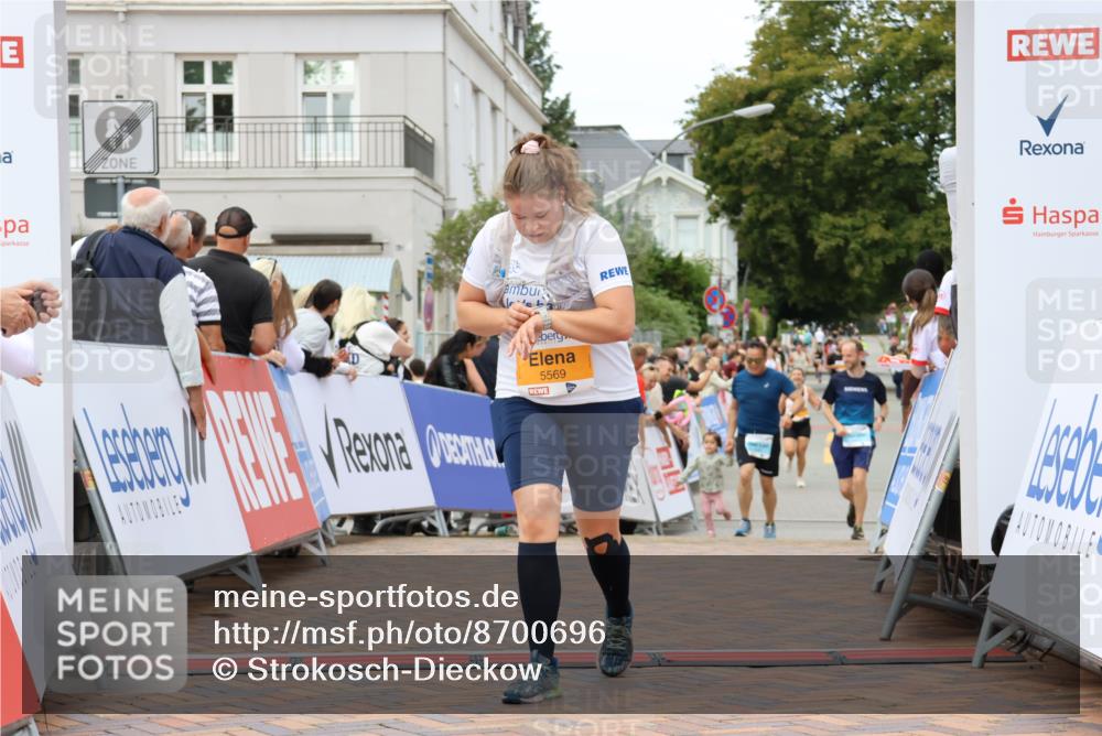 31.08.2025 - 21. Blankeneser Heldenlauf Strokosch-Dieckow http://msf.ph/oto/8700696 31.08.2025 12:50:26 Ziel 5569, 5588 meine-sportfotos.de