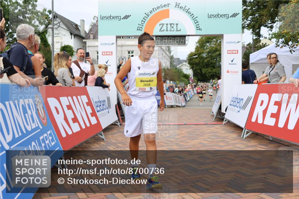 31.08.2025 - 21. Blankeneser Heldenlauf Strokosch-Dieckow http://msf.ph/oto/8700736 31.08.2025 10:33:07 Ziel 2104, 2122, 2433, 2658 meine-sportfotos.de
