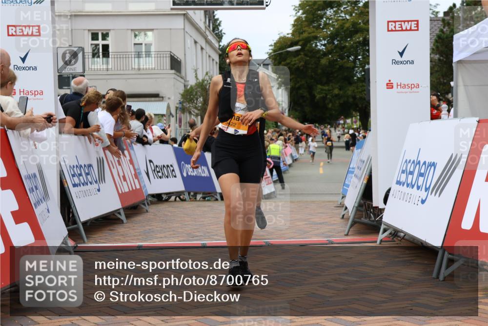 31.08.2025 - 21. Blankeneser Heldenlauf Strokosch-Dieckow http://msf.ph/oto/8700765 31.08.2025 12:49:54 Ziel 5236, 5070, 5422 meine-sportfotos.de