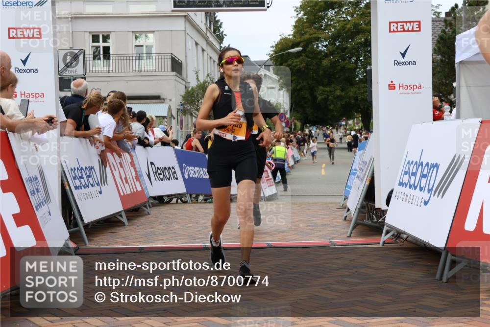 31.08.2025 - 21. Blankeneser Heldenlauf Strokosch-Dieckow http://msf.ph/oto/8700774 31.08.2025 12:49:54 Ziel 5236, 5070, 5422 meine-sportfotos.de