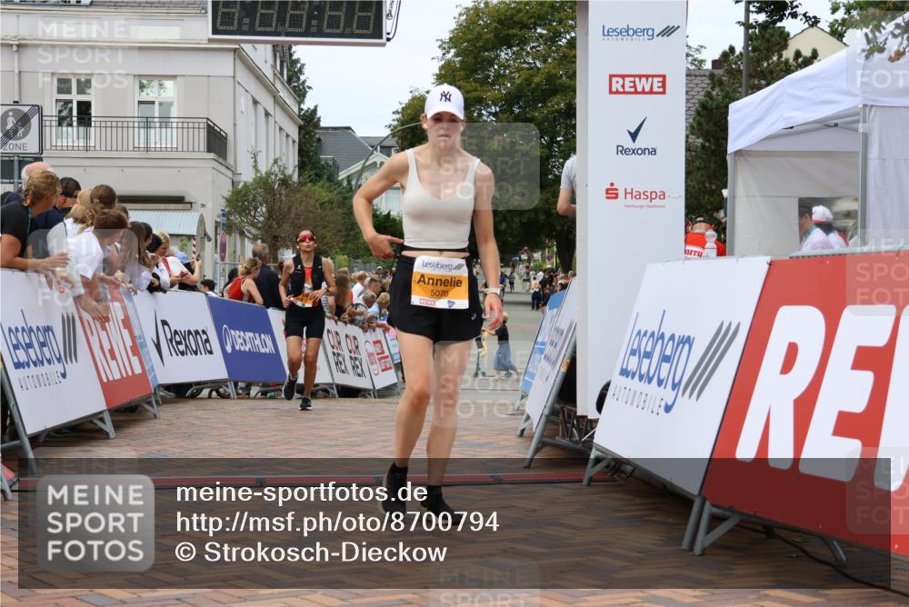 31.08.2025 - 21. Blankeneser Heldenlauf Strokosch-Dieckow http://msf.ph/oto/8700794 31.08.2025 12:49:50 Ziel 5027, 5070, 5422 meine-sportfotos.de