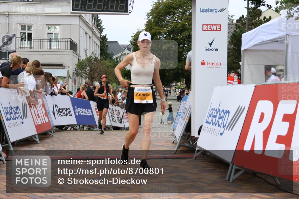 31.08.2025 - 21. Blankeneser Heldenlauf Strokosch-Dieckow http://msf.ph/oto/8700801 31.08.2025 12:49:50 Ziel 5027, 5070, 5422 meine-sportfotos.de