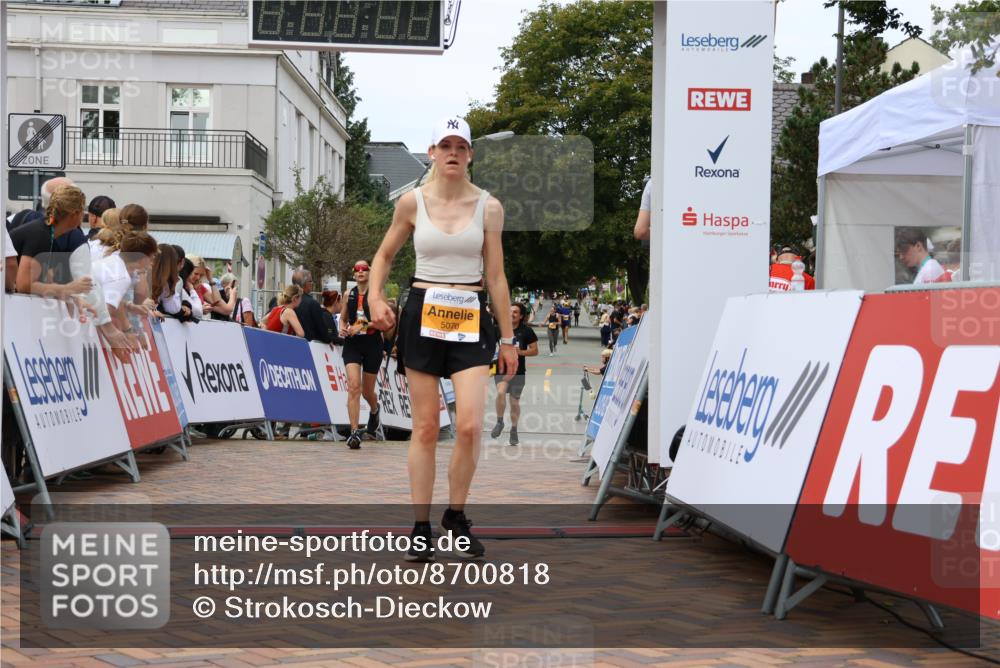 31.08.2025 - 21. Blankeneser Heldenlauf Strokosch-Dieckow http://msf.ph/oto/8700818 31.08.2025 12:49:50 Ziel 5027, 5070, 5422 meine-sportfotos.de