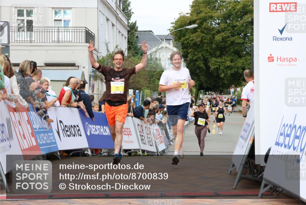 31.08.2025 - 21. Blankeneser Heldenlauf Strokosch-Dieckow http://msf.ph/oto/8700839 31.08.2025 10:32:17 Ziel 2418, 2131, 2182, 2627 meine-sportfotos.de