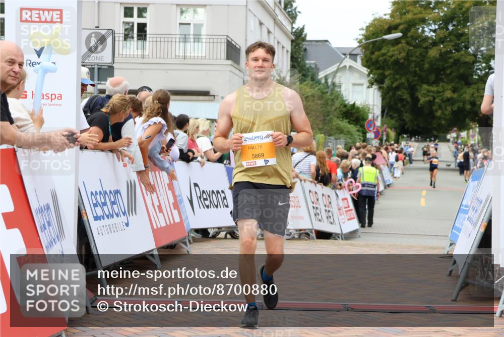 31.08.2025 - 21. Blankeneser Heldenlauf Strokosch-Dieckow http://msf.ph/oto/8700880 31.08.2025 12:49:16 Ziel 5071, 5737, 5117, 5869, 5110 meine-sportfotos.de