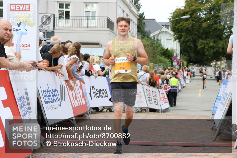 31.08.2025 - 21. Blankeneser Heldenlauf Strokosch-Dieckow http://msf.ph/oto/8700882 31.08.2025 12:49:16 Ziel 5071, 5737, 5117, 5869, 5110 meine-sportfotos.de
