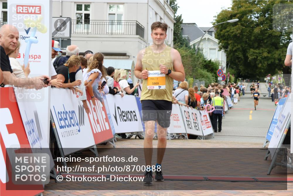 31.08.2025 - 21. Blankeneser Heldenlauf Strokosch-Dieckow http://msf.ph/oto/8700888 31.08.2025 12:49:16 Ziel 5071, 5737, 5117, 5869, 5110 meine-sportfotos.de