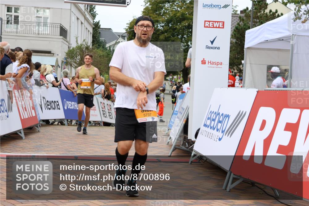 31.08.2025 - 21. Blankeneser Heldenlauf Strokosch-Dieckow http://msf.ph/oto/8700896 31.08.2025 12:49:14 Ziel 5071, 5737, 5117, 5869, 5110 meine-sportfotos.de