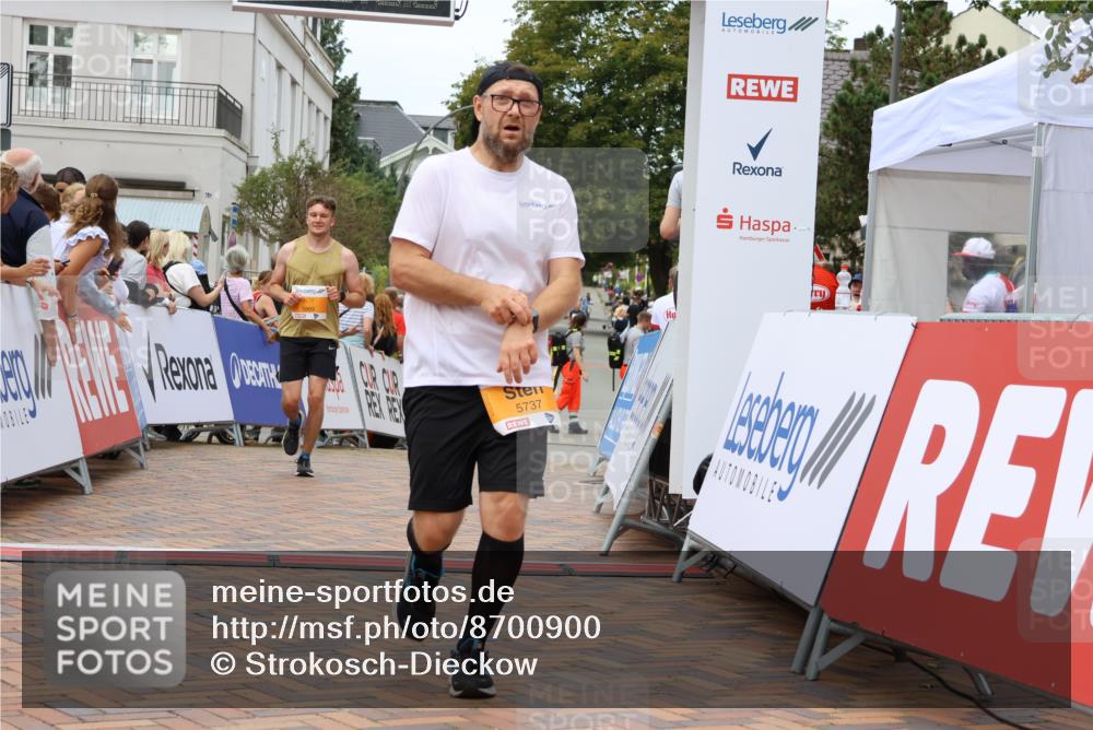 31.08.2025 - 21. Blankeneser Heldenlauf Strokosch-Dieckow http://msf.ph/oto/8700900 31.08.2025 12:49:14 Ziel 5071, 5737, 5117, 5869, 5110 meine-sportfotos.de