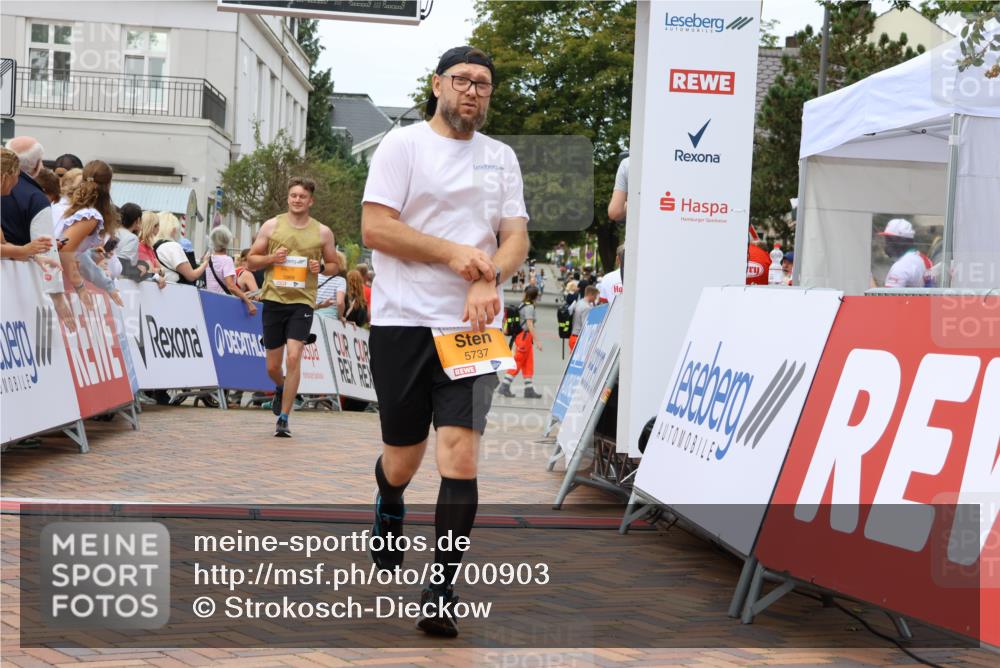 31.08.2025 - 21. Blankeneser Heldenlauf Strokosch-Dieckow http://msf.ph/oto/8700903 31.08.2025 12:49:14 Ziel 5071, 5737, 5117, 5869, 5110 meine-sportfotos.de
