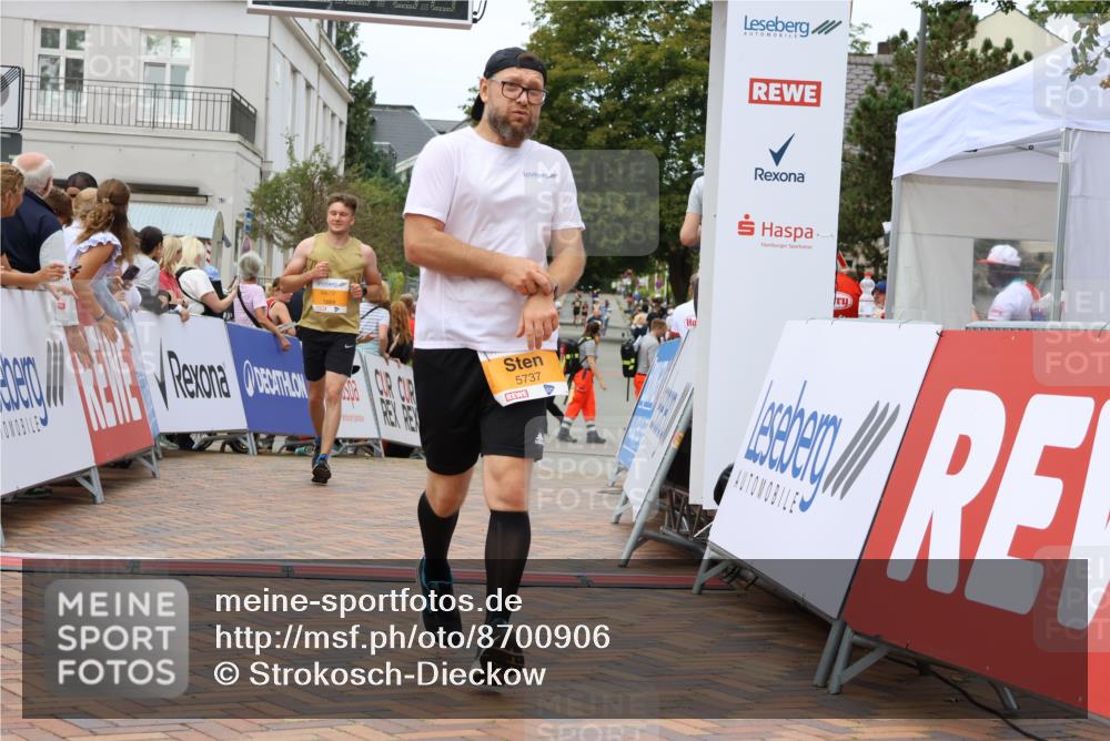 31.08.2025 - 21. Blankeneser Heldenlauf Strokosch-Dieckow http://msf.ph/oto/8700906 31.08.2025 12:49:14 Ziel 5071, 5737, 5117, 5869, 5110 meine-sportfotos.de