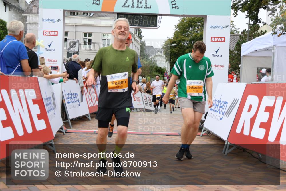 31.08.2025 - 21. Blankeneser Heldenlauf Strokosch-Dieckow http://msf.ph/oto/8700913 31.08.2025 12:49:09 Ziel 5071, 5271, 5737, 5117, 5110 meine-sportfotos.de