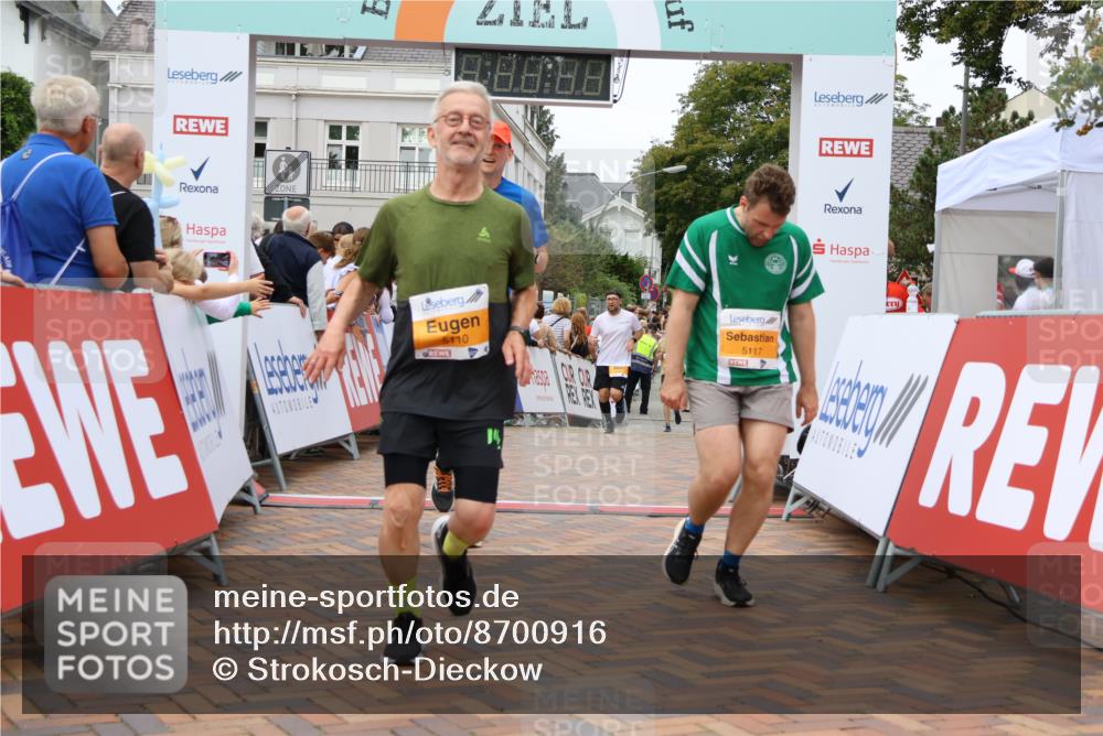 31.08.2025 - 21. Blankeneser Heldenlauf Strokosch-Dieckow http://msf.ph/oto/8700916 31.08.2025 12:49:09 Ziel 5071, 5271, 5737, 5117, 5110 meine-sportfotos.de
