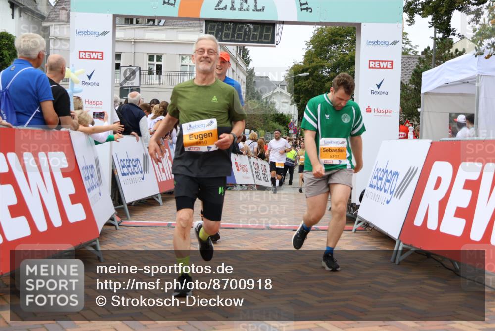 31.08.2025 - 21. Blankeneser Heldenlauf Strokosch-Dieckow http://msf.ph/oto/8700918 31.08.2025 12:49:09 Ziel 5071, 5271, 5737, 5117, 5110 meine-sportfotos.de