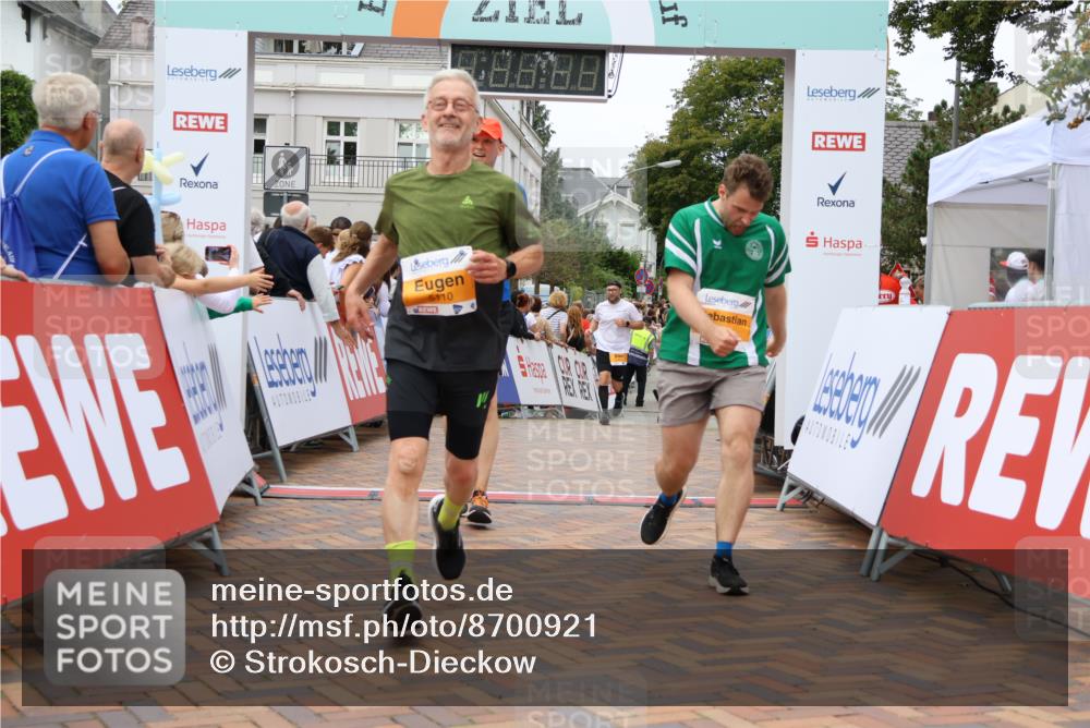 31.08.2025 - 21. Blankeneser Heldenlauf Strokosch-Dieckow http://msf.ph/oto/8700921 31.08.2025 12:49:09 Ziel 5071, 5271, 5737, 5117, 5110 meine-sportfotos.de