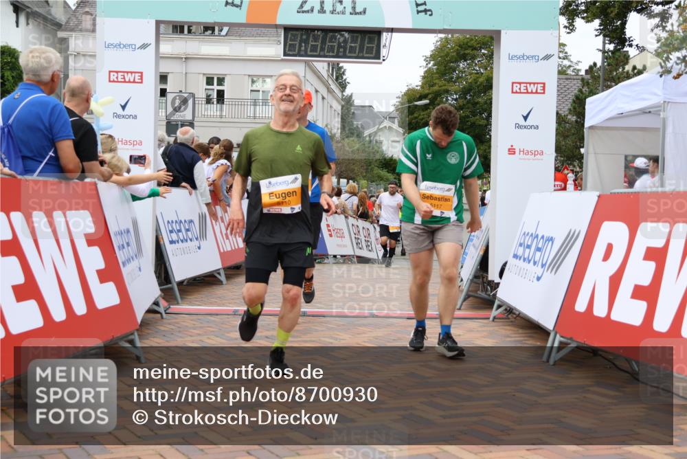 31.08.2025 - 21. Blankeneser Heldenlauf Strokosch-Dieckow http://msf.ph/oto/8700930 31.08.2025 12:49:09 Ziel 5071, 5271, 5737, 5117, 5110 meine-sportfotos.de