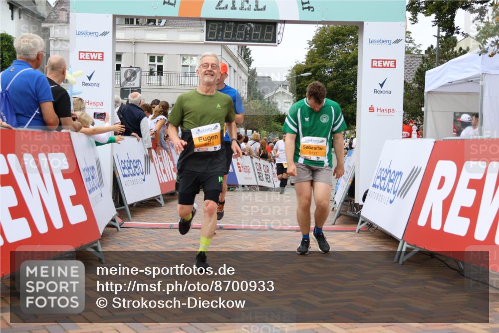 31.08.2025 - 21. Blankeneser Heldenlauf Strokosch-Dieckow http://msf.ph/oto/8700933 31.08.2025 12:49:09 Ziel 5071, 5271, 5737, 5117, 5110 meine-sportfotos.de