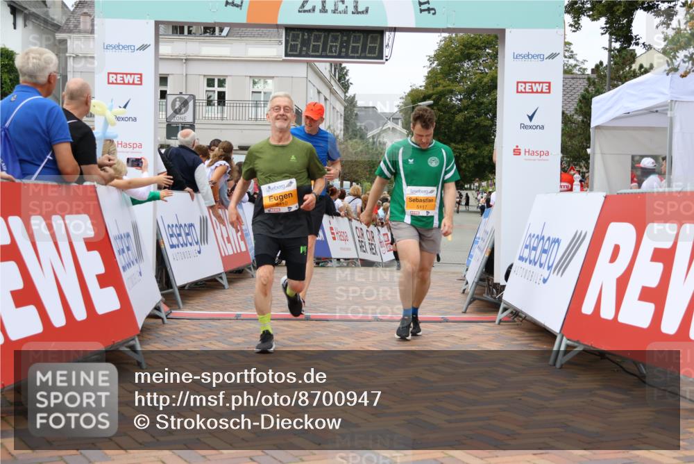 31.08.2025 - 21. Blankeneser Heldenlauf Strokosch-Dieckow http://msf.ph/oto/8700947 31.08.2025 12:49:08 Ziel 5071, 5271, 5117, 5110 meine-sportfotos.de