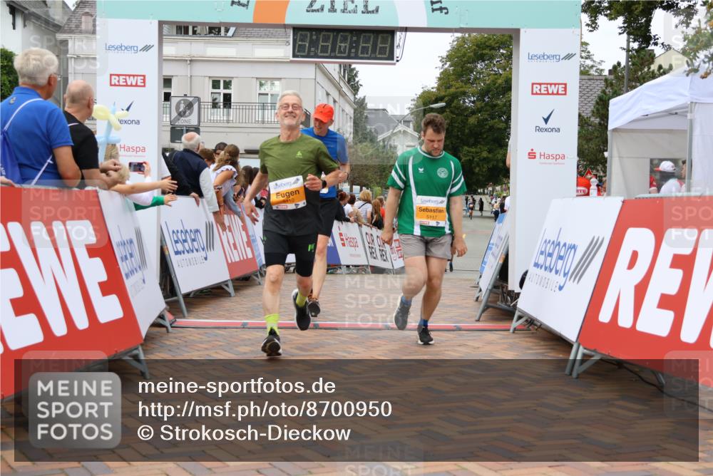 31.08.2025 - 21. Blankeneser Heldenlauf Strokosch-Dieckow http://msf.ph/oto/8700950 31.08.2025 12:49:08 Ziel 5071, 5271, 5117, 5110 meine-sportfotos.de