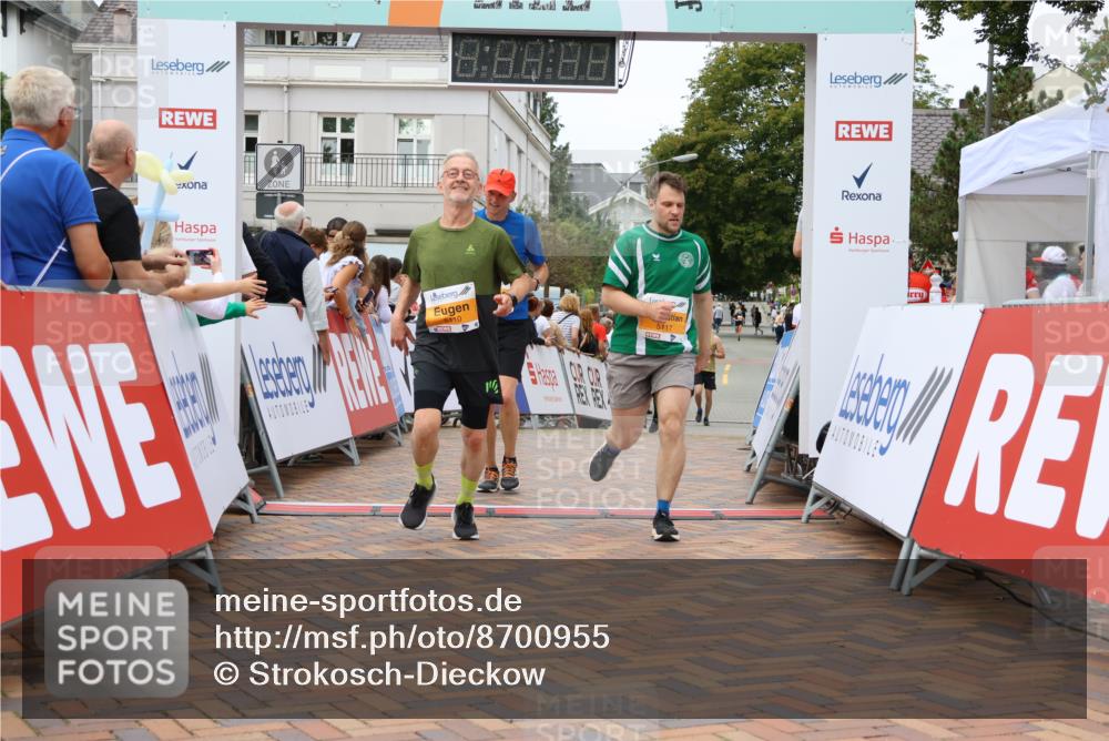 31.08.2025 - 21. Blankeneser Heldenlauf Strokosch-Dieckow http://msf.ph/oto/8700955 31.08.2025 12:49:08 Ziel 5071, 5271, 5117, 5110 meine-sportfotos.de