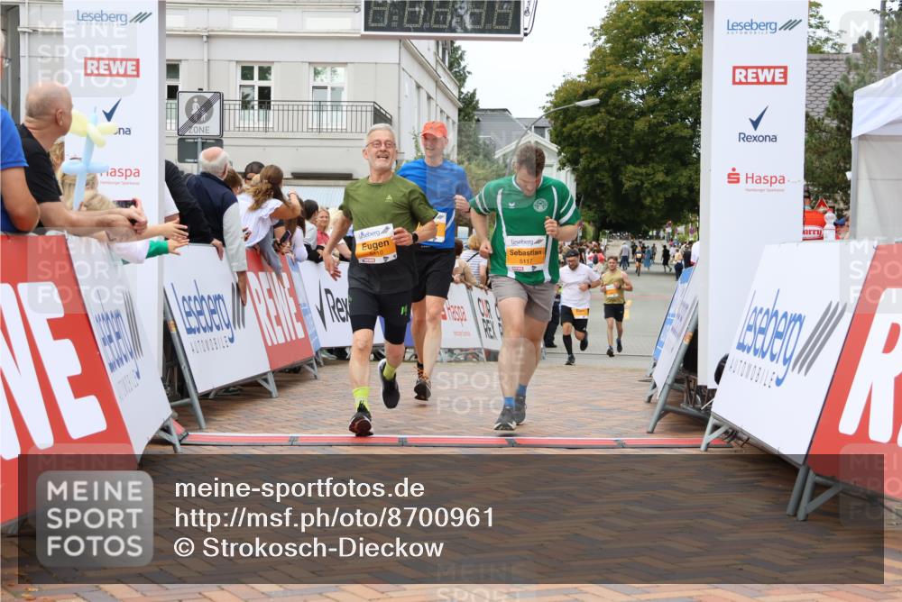31.08.2025 - 21. Blankeneser Heldenlauf Strokosch-Dieckow http://msf.ph/oto/8700961 31.08.2025 12:49:08 Ziel 5071, 5271, 5117, 5110 meine-sportfotos.de