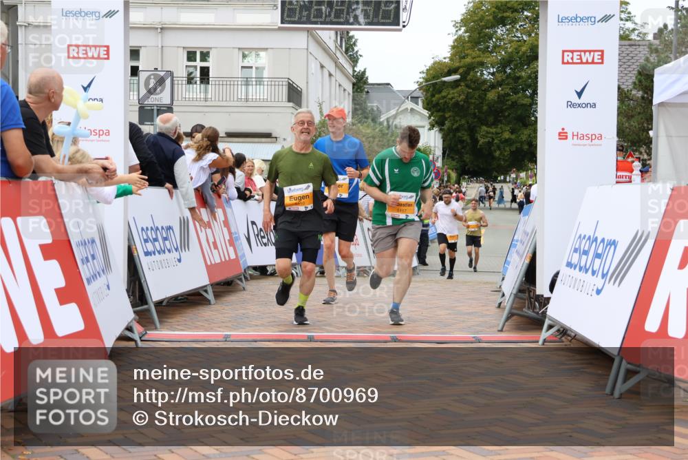 31.08.2025 - 21. Blankeneser Heldenlauf Strokosch-Dieckow http://msf.ph/oto/8700969 31.08.2025 12:49:07 Ziel 5071, 5271, 5117, 5110 meine-sportfotos.de