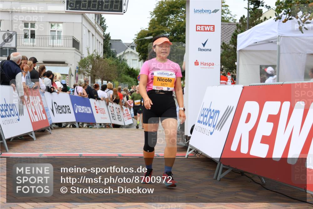 31.08.2025 - 21. Blankeneser Heldenlauf Strokosch-Dieckow http://msf.ph/oto/8700972 31.08.2025 12:49:04 Ziel 5271, 5117, 5110 meine-sportfotos.de