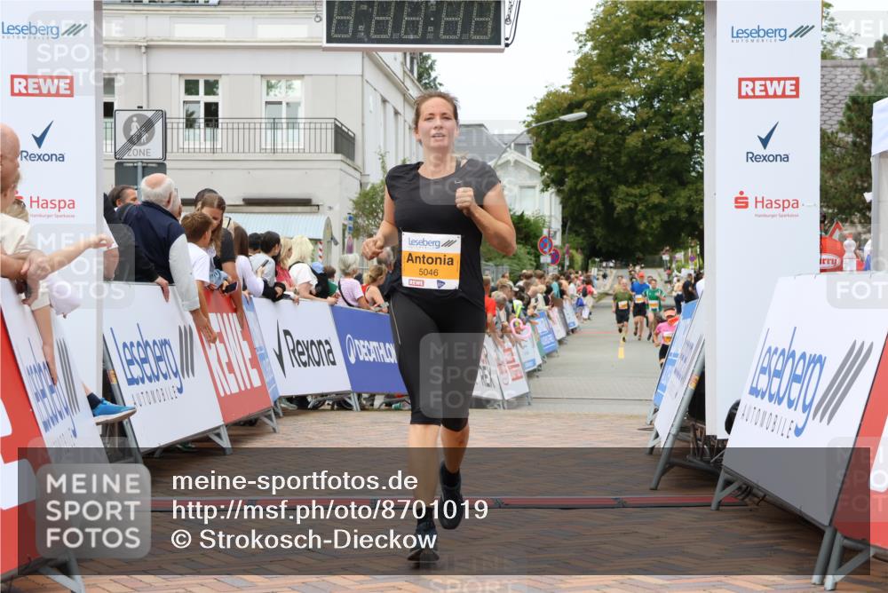 31.08.2025 - 21. Blankeneser Heldenlauf Strokosch-Dieckow http://msf.ph/oto/8701019 31.08.2025 12:48:56 Ziel 5182, 5183, 5097, 5046 meine-sportfotos.de