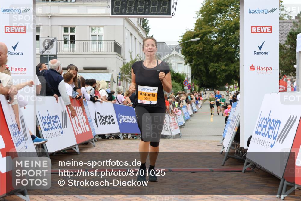 31.08.2025 - 21. Blankeneser Heldenlauf Strokosch-Dieckow http://msf.ph/oto/8701025 31.08.2025 12:48:56 Ziel 5182, 5183, 5097, 5046 meine-sportfotos.de