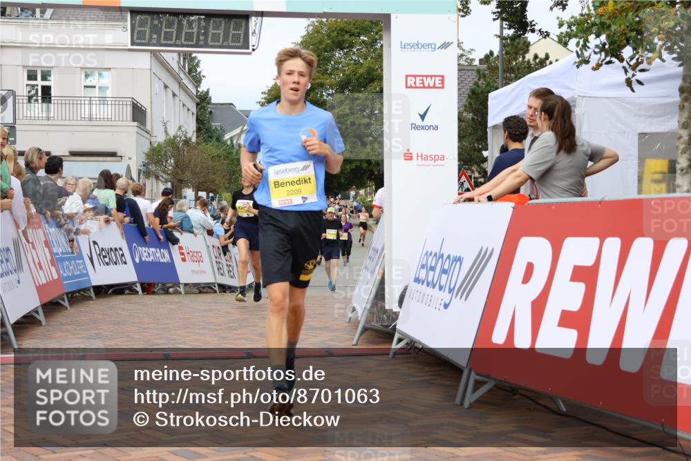 31.08.2025 - 21. Blankeneser Heldenlauf Strokosch-Dieckow http://msf.ph/oto/8701063 31.08.2025 10:31:01 Ziel 2594, 2376, 2209, 2136, 2600, 2206, 2018 meine-sportfotos.de
