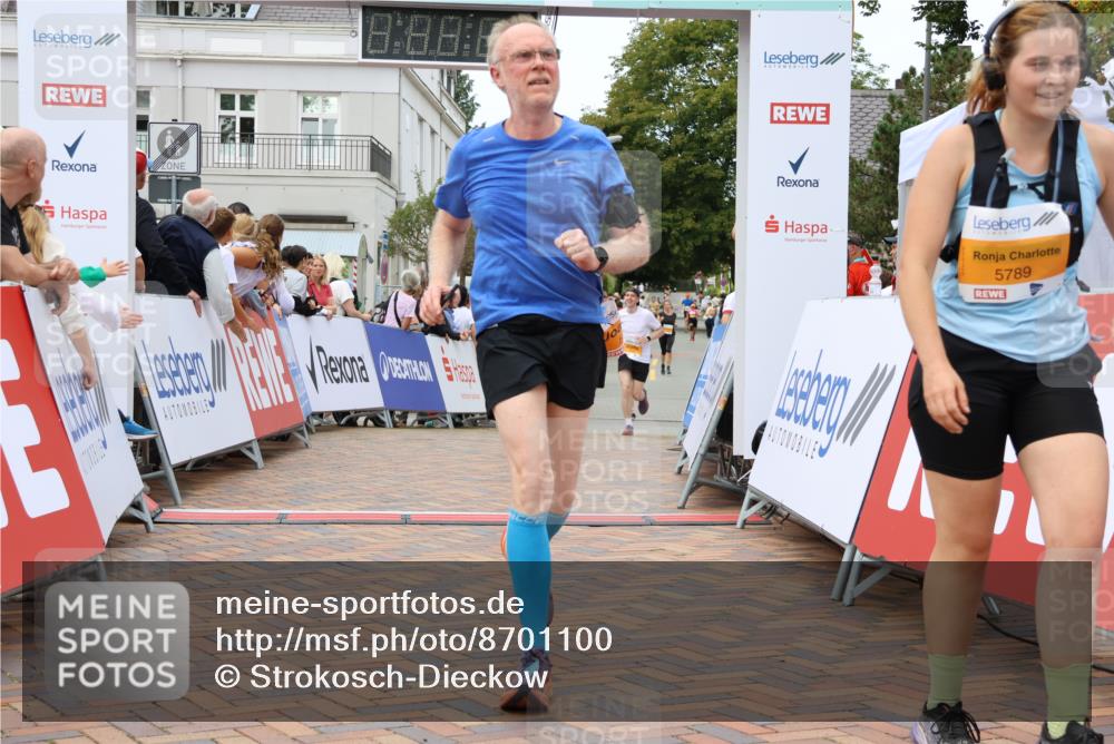 31.08.2025 - 21. Blankeneser Heldenlauf Strokosch-Dieckow http://msf.ph/oto/8701100 31.08.2025 12:48:44 Ziel 5074, 5182, 5183, 5789, 5417, 5552 meine-sportfotos.de