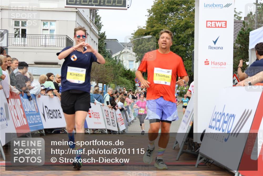 31.08.2025 - 21. Blankeneser Heldenlauf Strokosch-Dieckow http://msf.ph/oto/8701115 31.08.2025 10:30:45 Ziel 2179, 2279, 2102 meine-sportfotos.de