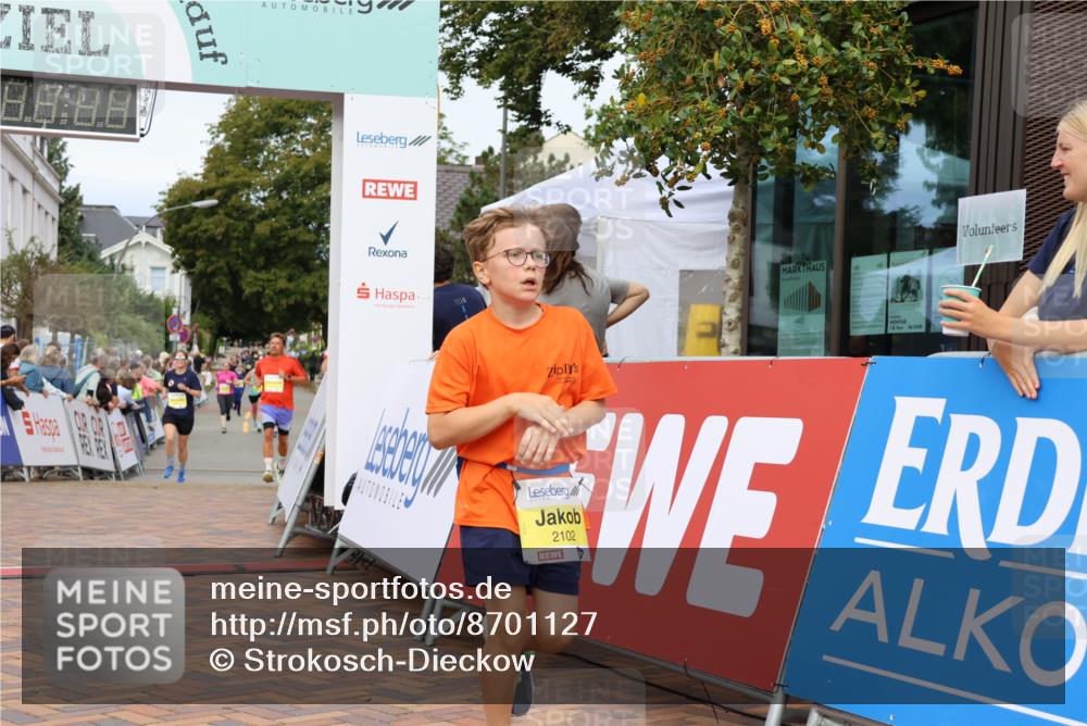 31.08.2025 - 21. Blankeneser Heldenlauf Strokosch-Dieckow http://msf.ph/oto/8701127 31.08.2025 10:30:41 Ziel 2560, 2106, 2179, 2599, 2279, 2102 meine-sportfotos.de