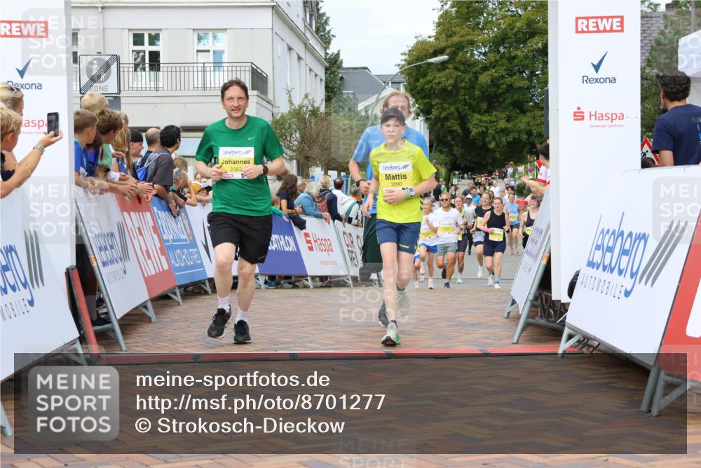 31.08.2025 - 21. Blankeneser Heldenlauf Strokosch-Dieckow http://msf.ph/oto/8701277 31.08.2025 10:34:34 Ziel 2110, 2668, 2090, 2083 meine-sportfotos.de