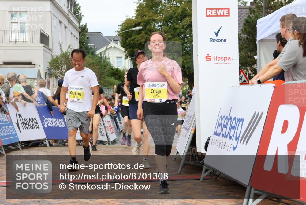31.08.2025 - 21. Blankeneser Heldenlauf Strokosch-Dieckow http://msf.ph/oto/8701308 31.08.2025 10:29:36 Ziel 2491, 2578, 2614, 2615, 2426, 2684, 2538, 2558, 2277 meine-sportfotos.de