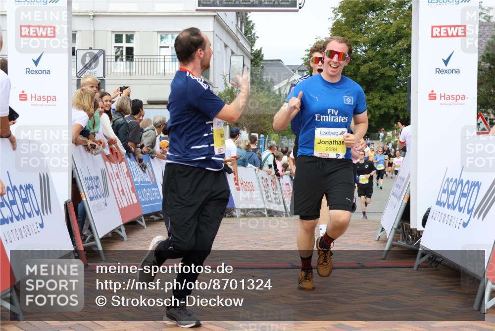 31.08.2025 - 21. Blankeneser Heldenlauf Strokosch-Dieckow http://msf.ph/oto/8701324 31.08.2025 10:29:33 Ziel 2578, 2614, 2615, 2684, 2538, 2558, 2277 meine-sportfotos.de