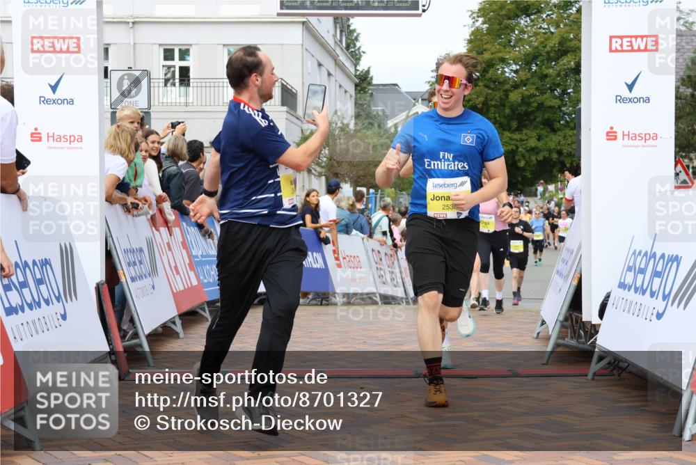31.08.2025 - 21. Blankeneser Heldenlauf Strokosch-Dieckow http://msf.ph/oto/8701327 31.08.2025 10:29:33 Ziel 2578, 2614, 2615, 2684, 2538, 2558, 2277 meine-sportfotos.de