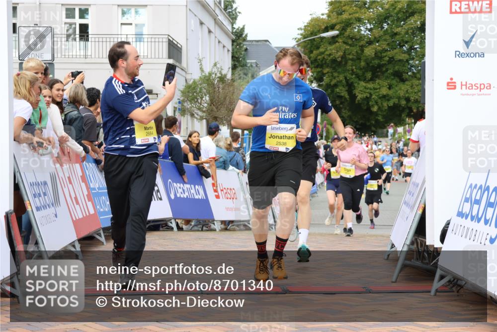 31.08.2025 - 21. Blankeneser Heldenlauf Strokosch-Dieckow http://msf.ph/oto/8701340 31.08.2025 10:29:32 Ziel 2614, 2615, 2684, 2538, 2558, 2277 meine-sportfotos.de