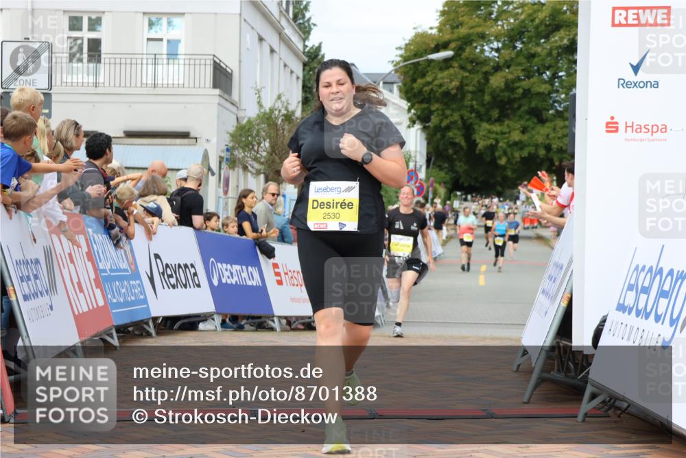 31.08.2025 - 21. Blankeneser Heldenlauf Strokosch-Dieckow http://msf.ph/oto/8701388 31.08.2025 10:33:48 Ziel 2635, 2634, 2530, 2534 meine-sportfotos.de