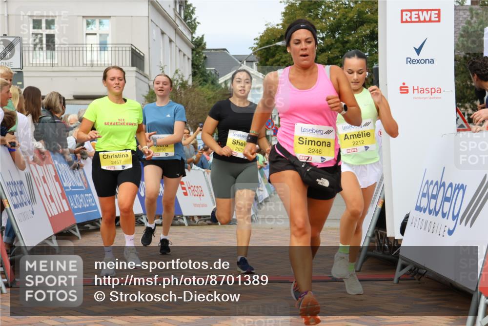 31.08.2025 - 21. Blankeneser Heldenlauf Strokosch-Dieckow http://msf.ph/oto/8701389 31.08.2025 10:29:03 Ziel 2246, 2035, 2457, 2212, 2230, 2381 meine-sportfotos.de