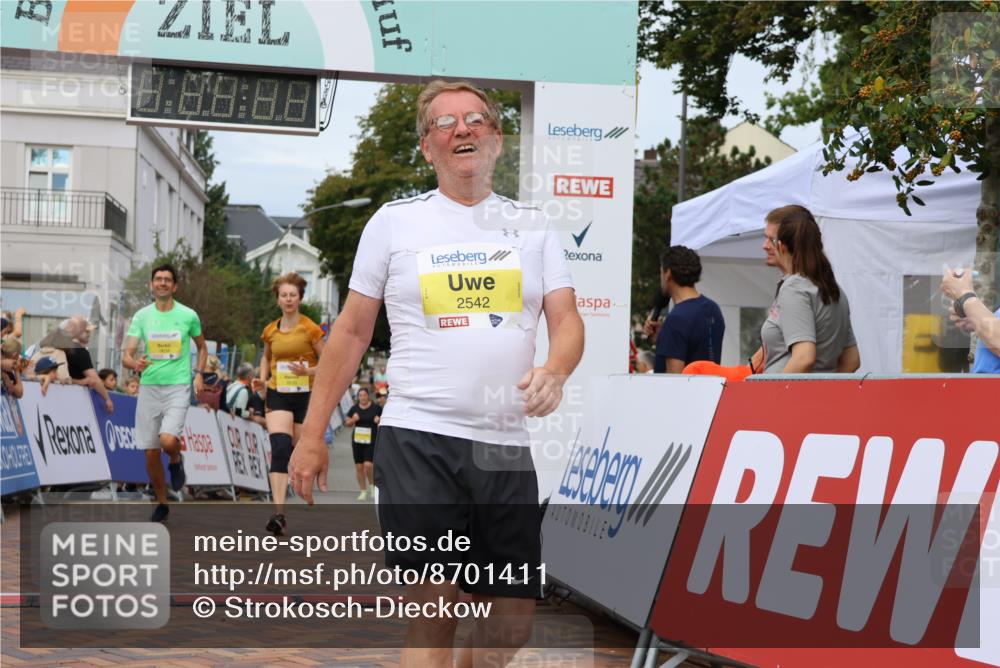 31.08.2025 - 21. Blankeneser Heldenlauf Strokosch-Dieckow http://msf.ph/oto/8701411 31.08.2025 10:33:41 Ziel 2652, 2409, 2635, 2634, 2542 meine-sportfotos.de