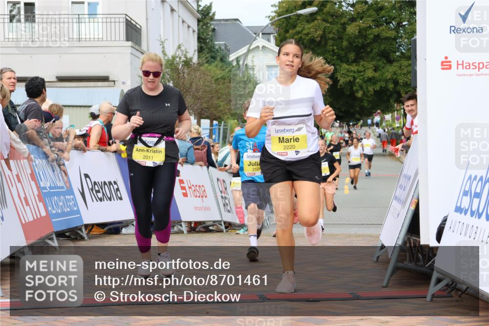 31.08.2025 - 21. Blankeneser Heldenlauf Strokosch-Dieckow http://msf.ph/oto/8701461 31.08.2025 10:33:25 Ziel 2011, 2044, 2126, 2640, 2639, 2220, 2221 meine-sportfotos.de