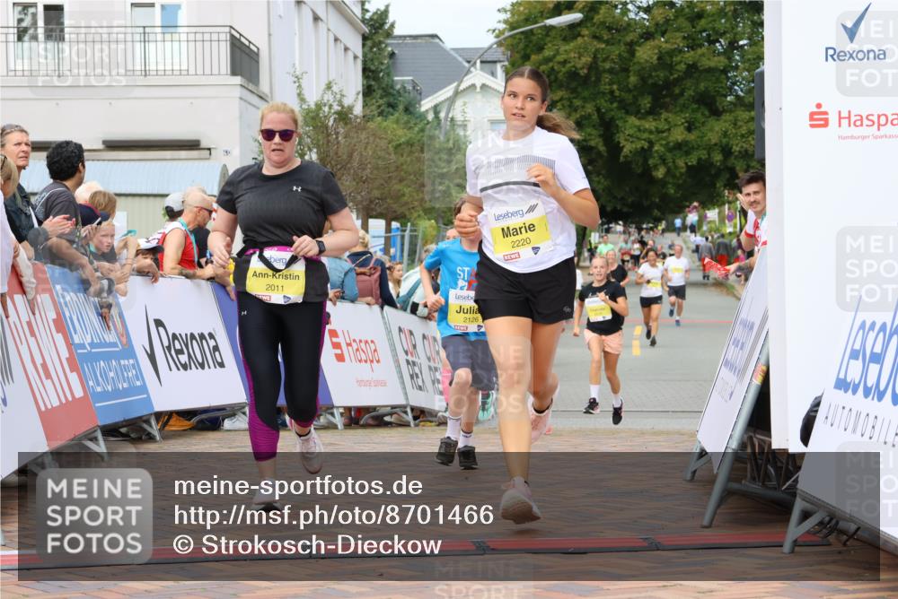 31.08.2025 - 21. Blankeneser Heldenlauf Strokosch-Dieckow http://msf.ph/oto/8701466 31.08.2025 10:33:25 Ziel 2011, 2044, 2126, 2640, 2639, 2220, 2221 meine-sportfotos.de