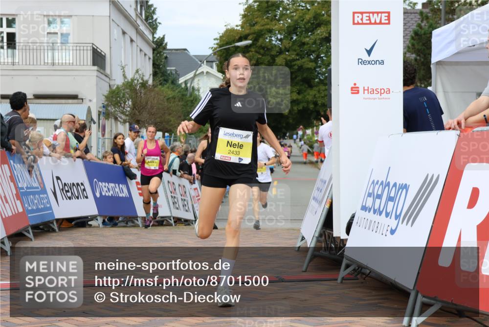 31.08.2025 - 21. Blankeneser Heldenlauf Strokosch-Dieckow http://msf.ph/oto/8701500 31.08.2025 10:33:12 Ziel 2304, 2433, 2388, 2430, 2658 meine-sportfotos.de
