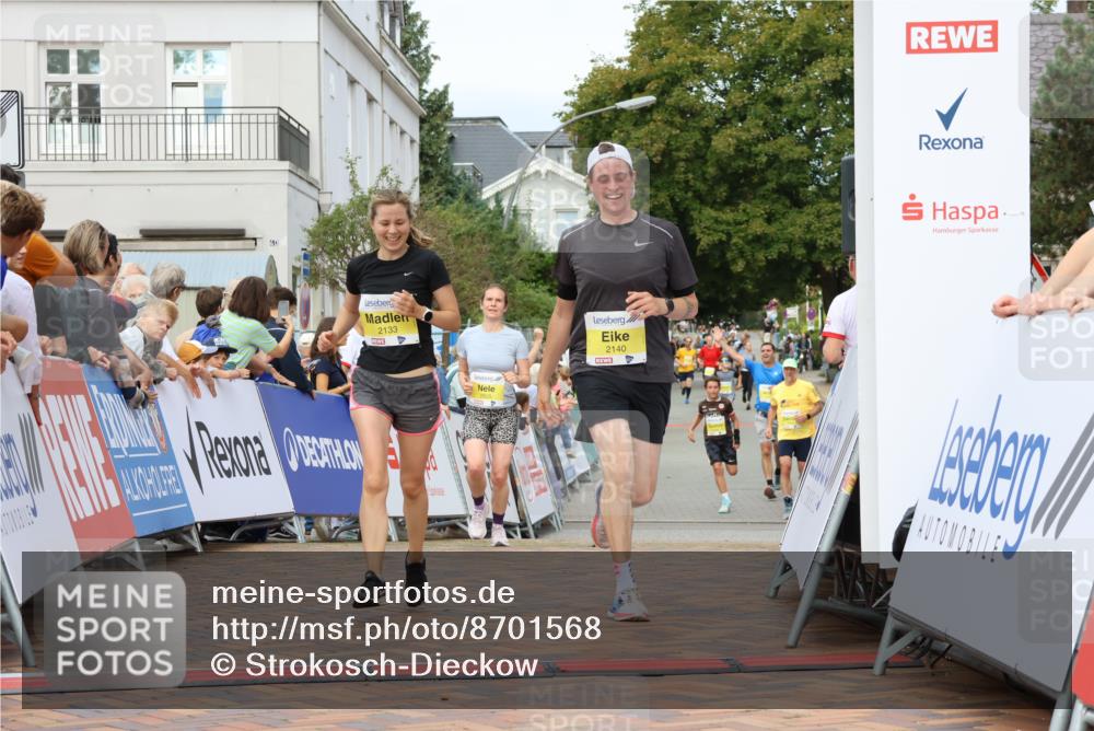 31.08.2025 - 21. Blankeneser Heldenlauf Strokosch-Dieckow http://msf.ph/oto/8701568 31.08.2025 10:28:15 Ziel 2348, 2140, 2133, 2625, 2088 meine-sportfotos.de