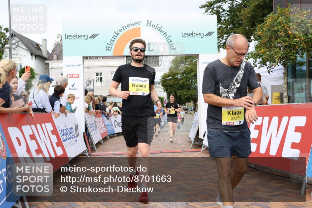 31.08.2025 - 21. Blankeneser Heldenlauf Strokosch-Dieckow http://msf.ph/oto/8701663 31.08.2025 10:27:52 Ziel 2577, 2775, 2425, 2345, 2344, 2402, 2197 meine-sportfotos.de
