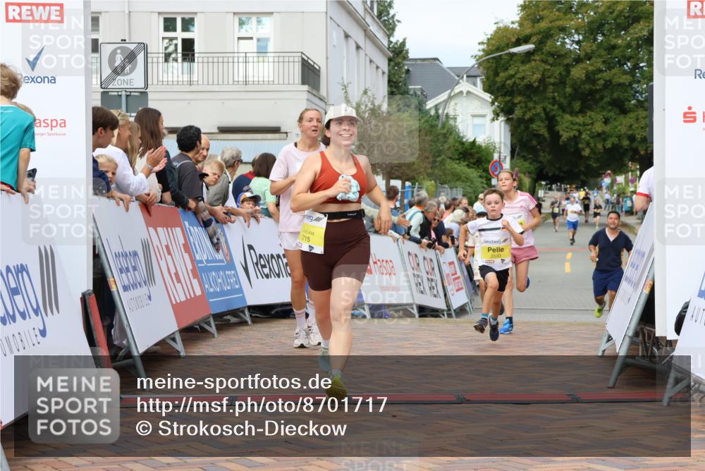 31.08.2025 - 21. Blankeneser Heldenlauf Strokosch-Dieckow http://msf.ph/oto/8701717 31.08.2025 10:27:25 Ziel 2715, 2204, 2463, 2559, 2725, 2533 meine-sportfotos.de