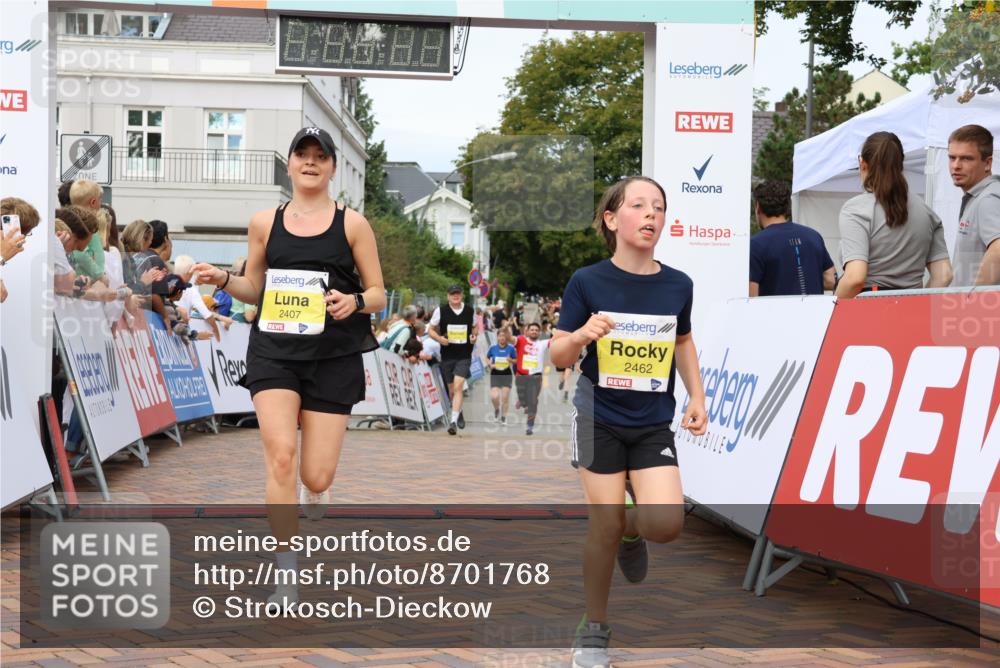 31.08.2025 - 21. Blankeneser Heldenlauf Strokosch-Dieckow http://msf.ph/oto/8701768 31.08.2025 10:31:52 Ziel 2077, 2407, 2280, 2462, 2278, 2228 meine-sportfotos.de