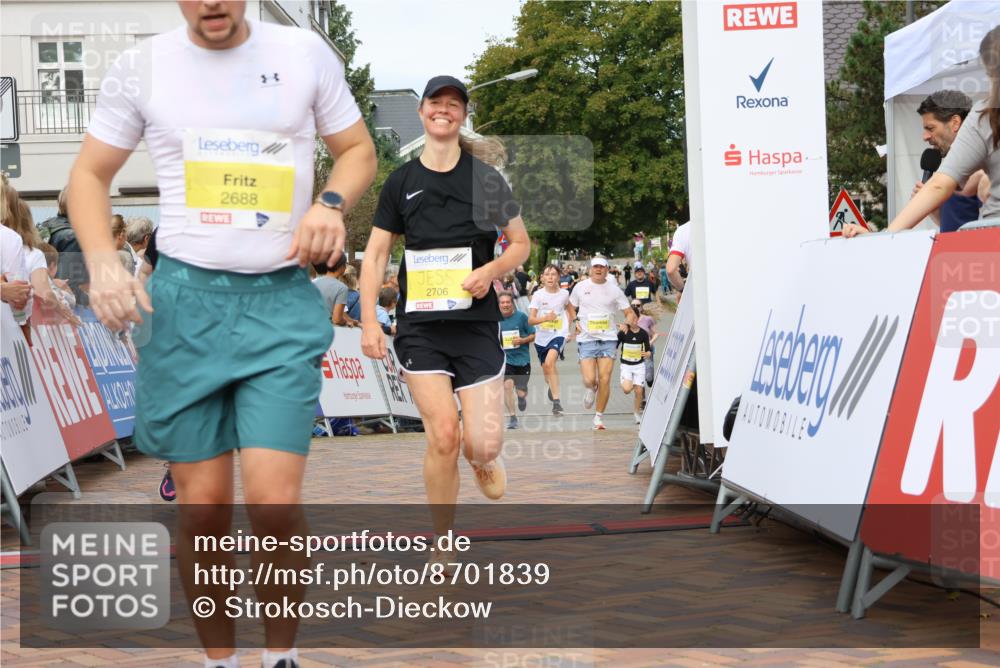 31.08.2025 - 21. Blankeneser Heldenlauf Strokosch-Dieckow http://msf.ph/oto/8701839 31.08.2025 10:26:36 Ziel 2706, 2254, 2497, 2648, 2688, 2007, 2487, 2296 meine-sportfotos.de